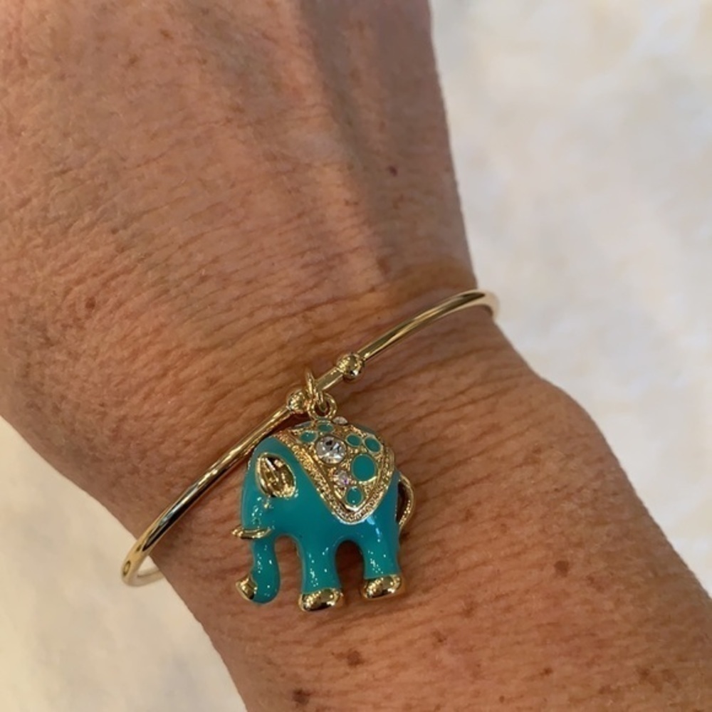 💐5/25 elephant charm bangle gold tone bracelet - Picture 5 of 8